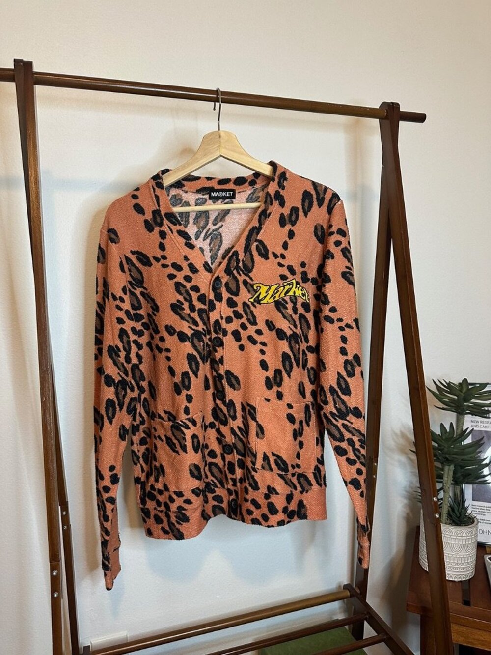 Chinatown Market Orange Leopard Print Cardigan Size‎ Large